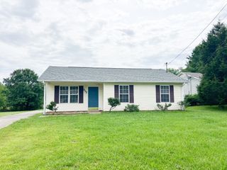 317 Ashley St, Oak Grove, KY 42262