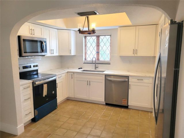 1835 MARYLAND AVENUE NE, St Petersburg, FL 33703