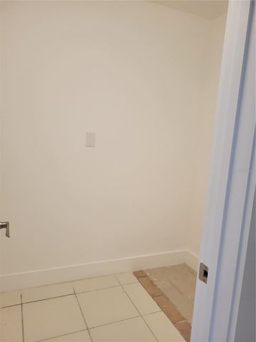 1835 MARYLAND AVENUE NE, St Petersburg, FL 33703