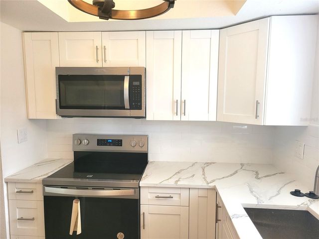 1835 MARYLAND AVENUE NE, St Petersburg, FL 33703