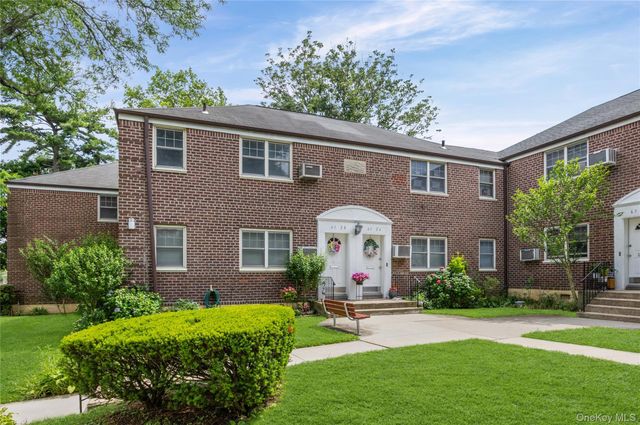 61-26 255th upper, Little Neck, NY 11362