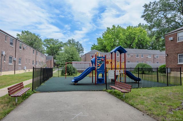 61-26 255th upper, Little Neck, NY 11362