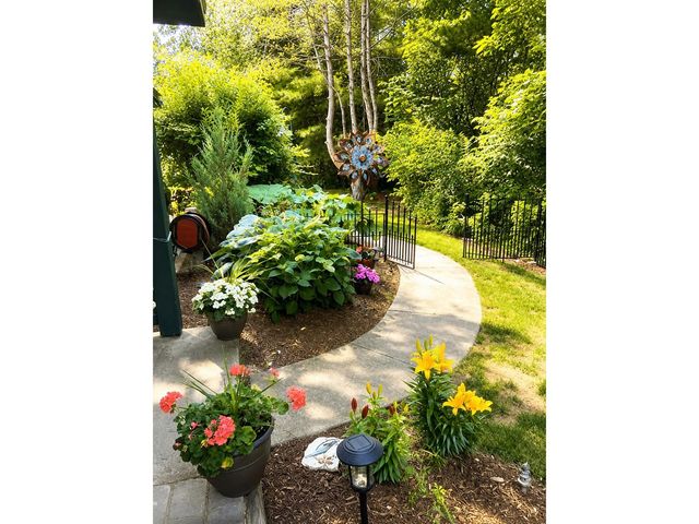 9 Lake Forest Drive, Burlington, VT 05401