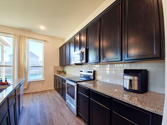 627 Pheasant Hill LN, Georgetown, TX 78628