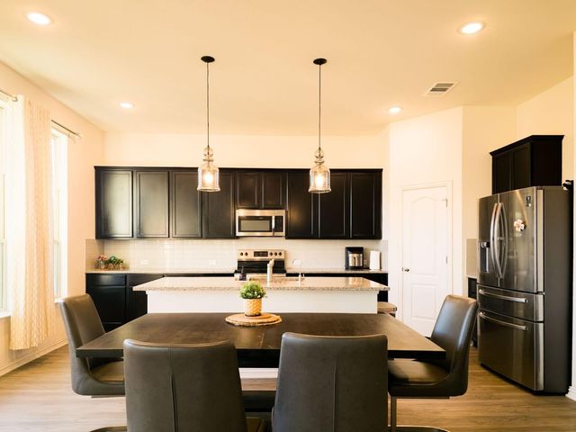 627 Pheasant Hill LN, Georgetown, TX 78628