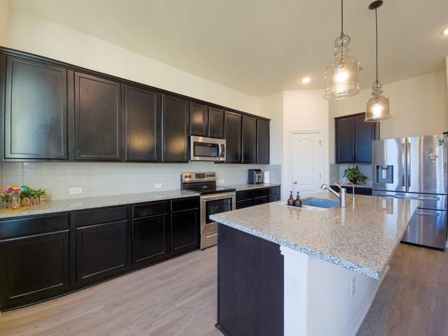 627 Pheasant Hill LN, Georgetown, TX 78628