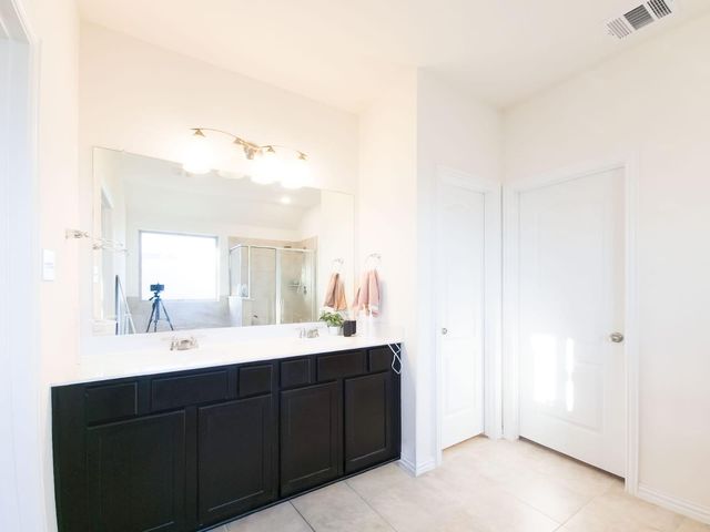 627 Pheasant Hill LN, Georgetown, TX 78628