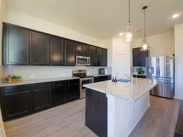 627 Pheasant Hill LN, Georgetown, TX 78628