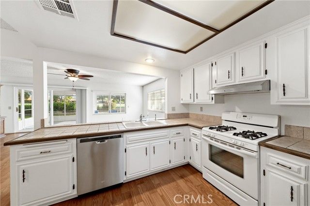 2095 Silver Oak Way, Hemet, CA 92545