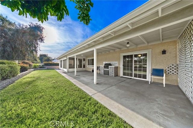2095 Silver Oak Way, Hemet, CA 92545