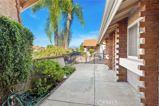 2095 Silver Oak Way, Hemet, CA 92545