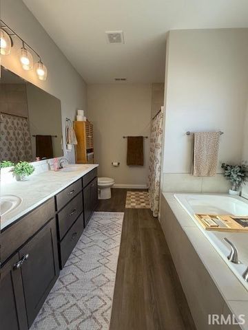 1463 Hager Way, Fort Wayne, IN 46818