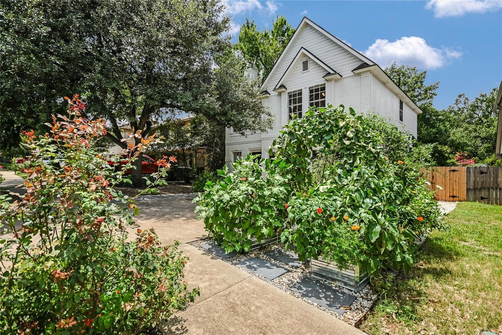 8806 Ampezo TRL, Austin, TX 78749