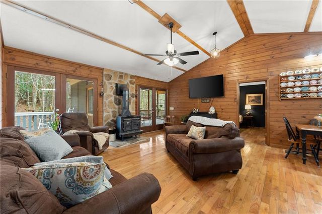301 Hawks Nest, Sautee Nacoochee, GA 30571