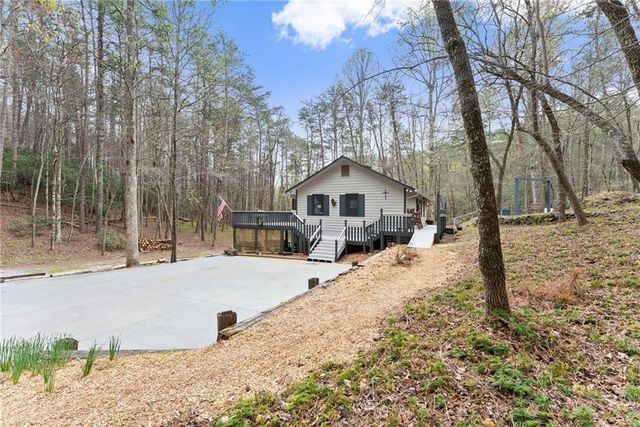301 Hawks Nest, Sautee Nacoochee, GA 30571