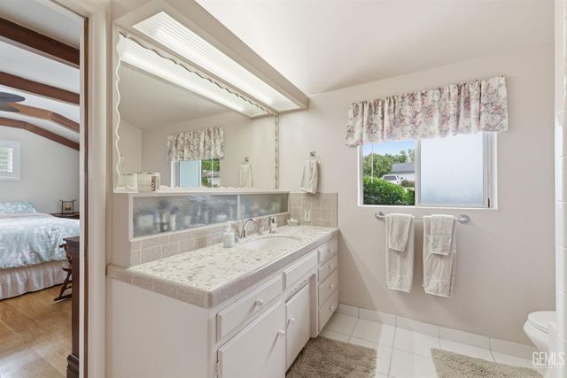 3641 Country Club Drive, Bakersfield, CA 93306