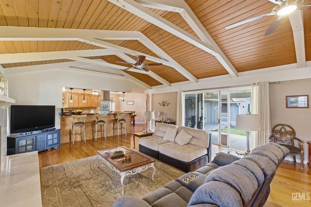 3641 Country Club Drive, Bakersfield, CA 93306