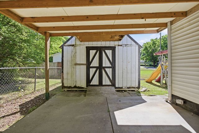 1827 Sunset Ave, Columbia, TN 38401