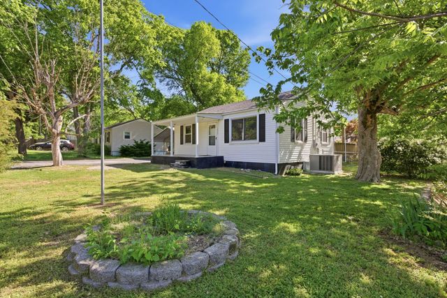 1827 Sunset Ave, Columbia, TN 38401