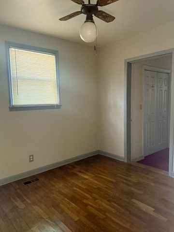 1827 Sunset Ave, Columbia, TN 38401