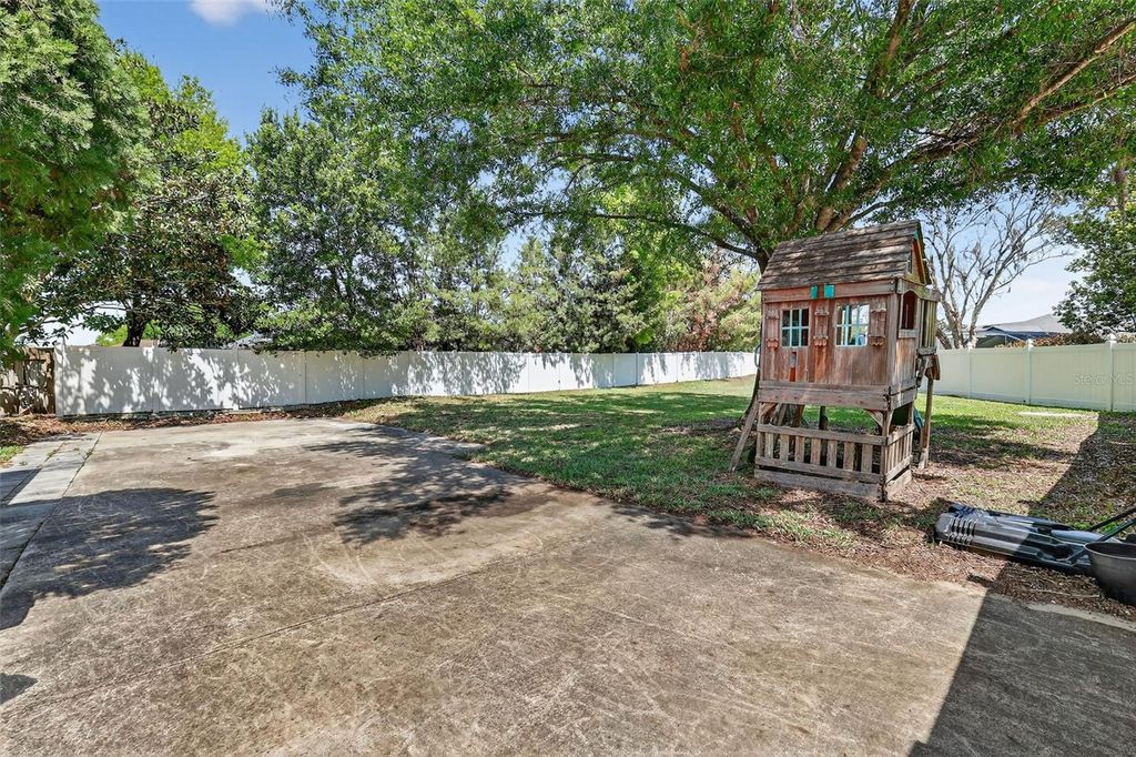 Image 24 of property listing at 11318 SUMMER WIND COURT, Clermont, FL 34711