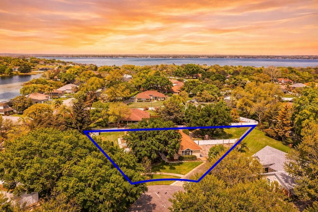 Image 30 of property listing at 11318 SUMMER WIND COURT, Clermont, FL 34711