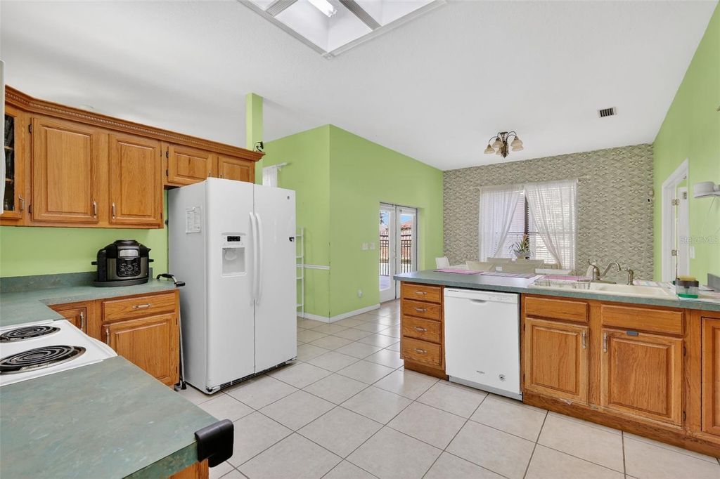 Image 9 of property listing at 11318 SUMMER WIND COURT, Clermont, FL 34711