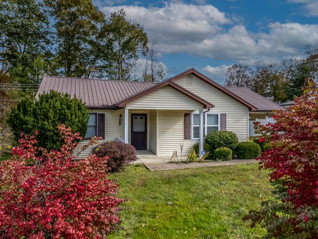 108 Poplar Court, West Liberty, KY 41472