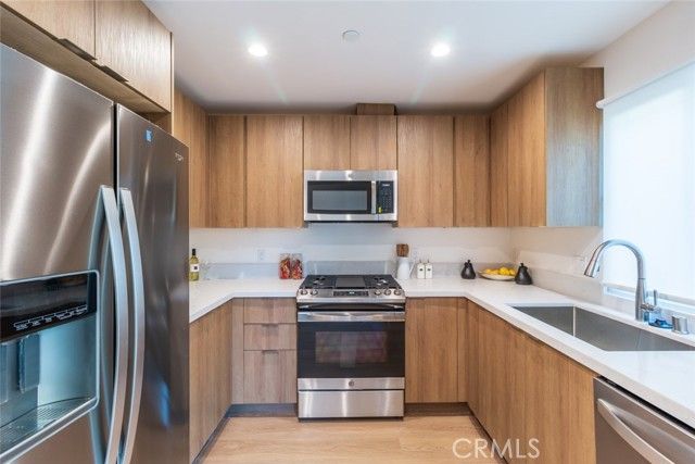 1212 Viola Avenue 103, Glendale, CA 91202