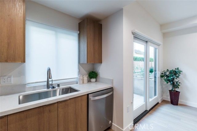 1212 Viola Avenue 103, Glendale, CA 91202