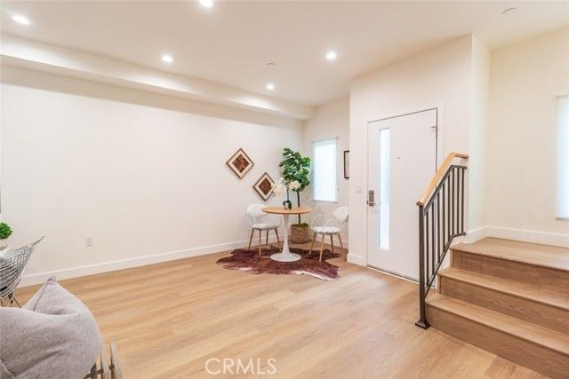 1212 Viola Avenue 103, Glendale, CA 91202