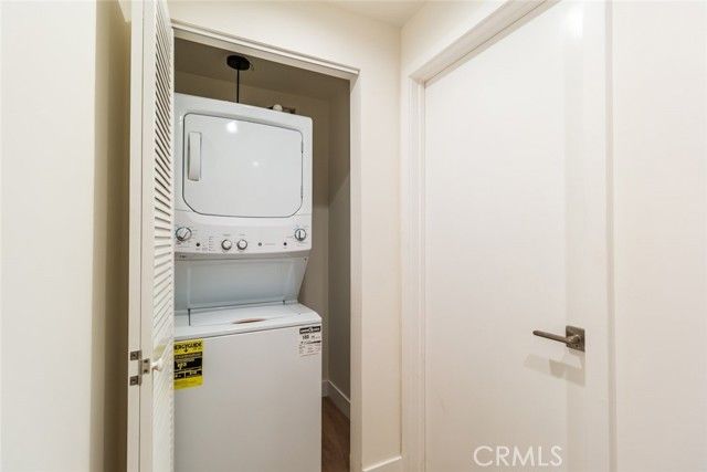 1212 Viola Avenue 103, Glendale, CA 91202