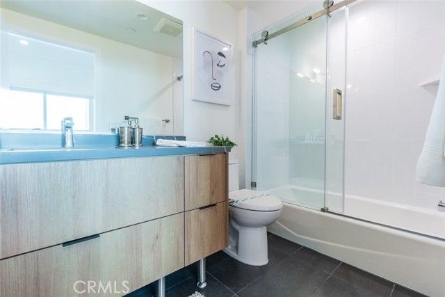 1212 Viola Avenue 103, Glendale, CA 91202