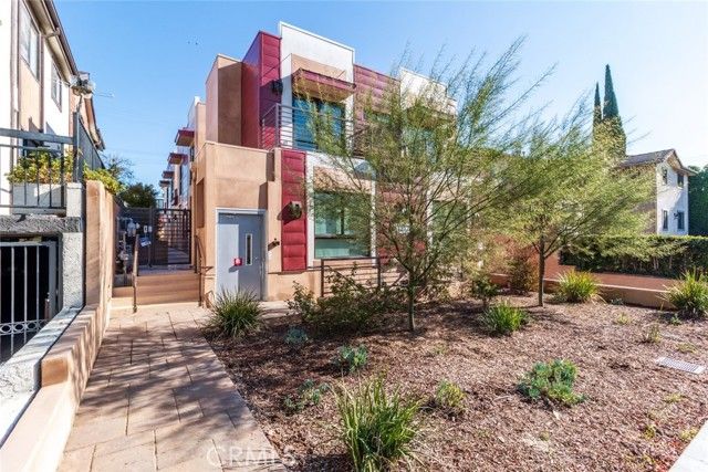 1212 Viola Avenue 103, Glendale, CA 91202