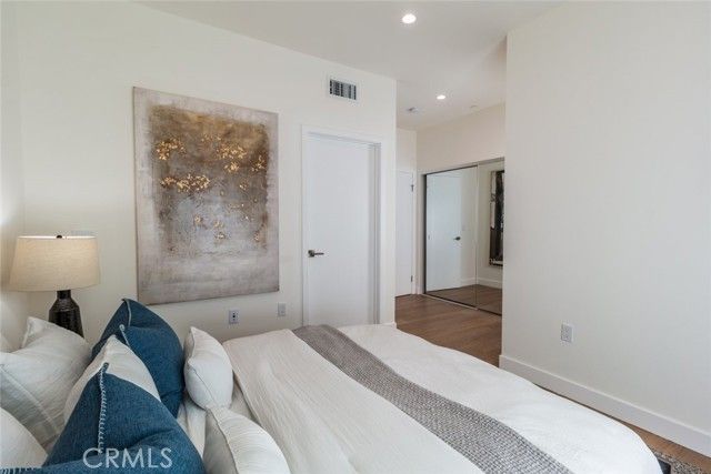 1212 Viola Avenue 103, Glendale, CA 91202