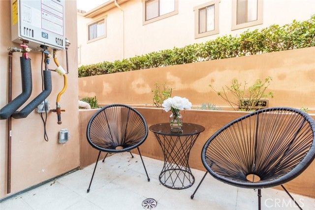 1212 Viola Avenue 103, Glendale, CA 91202