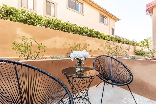 1212 Viola Avenue 103, Glendale, CA 91202