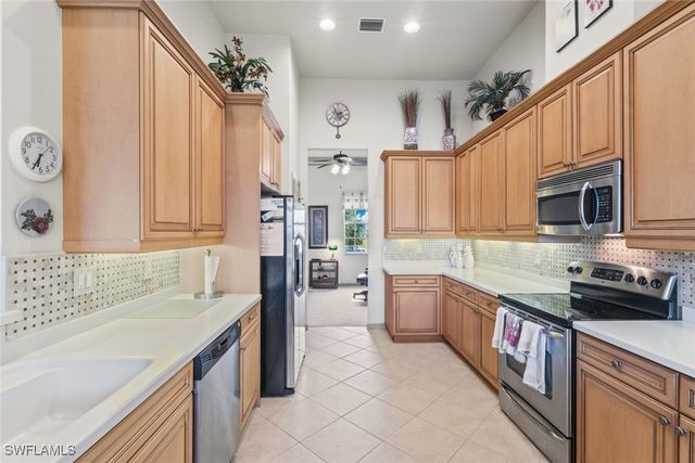 16521 Goldenrod LN 202, Alva, FL 33920