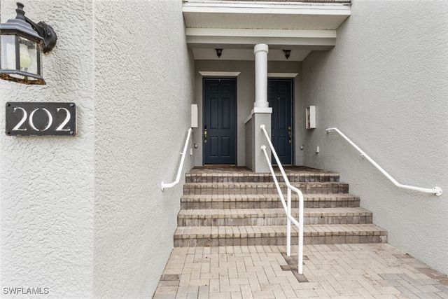 16521 Goldenrod LN 202, Alva, FL 33920