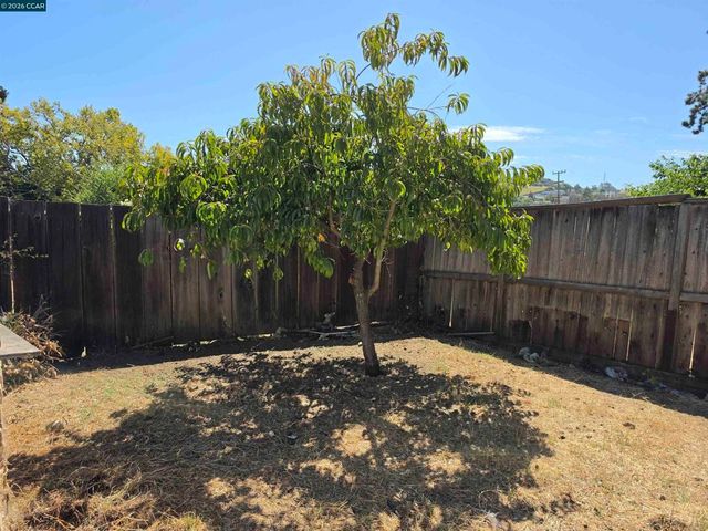 107 Orange St, Vallejo, CA 94590
