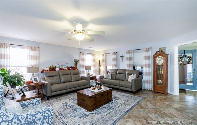 3118 Greenleaves Drive, Jeffersonville, IN 47130