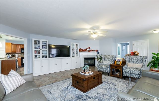 3118 Greenleaves Drive, Jeffersonville, IN 47130