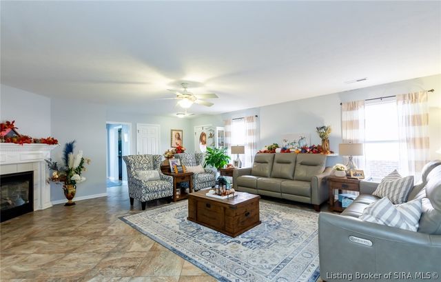 3118 Greenleaves Drive, Jeffersonville, IN 47130