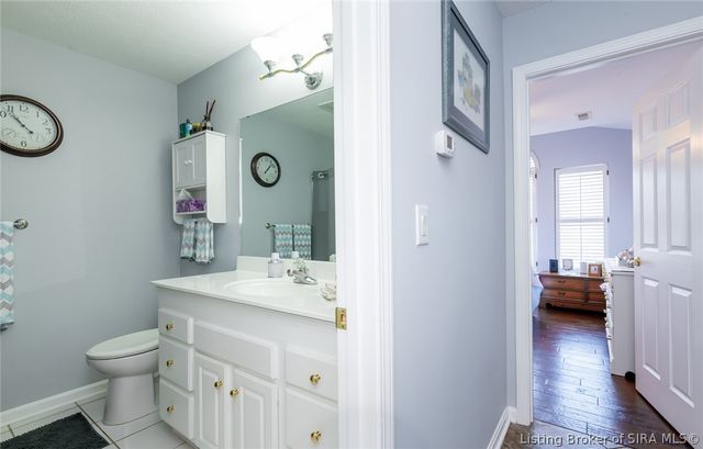 3118 Greenleaves Drive, Jeffersonville, IN 47130