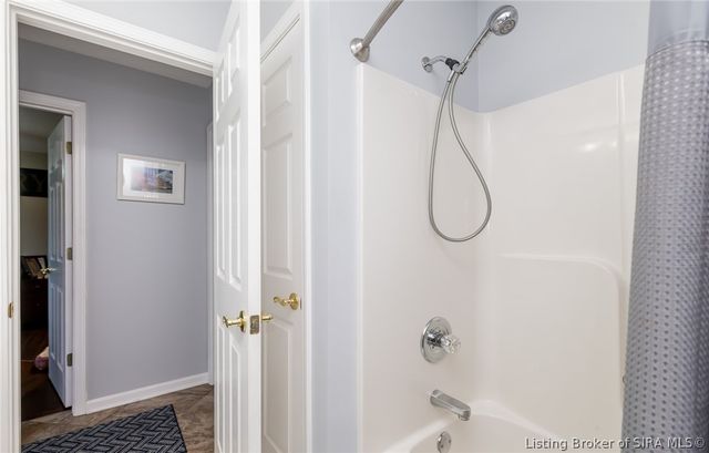 3118 Greenleaves Drive, Jeffersonville, IN 47130