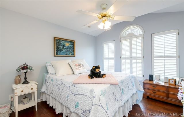 3118 Greenleaves Drive, Jeffersonville, IN 47130