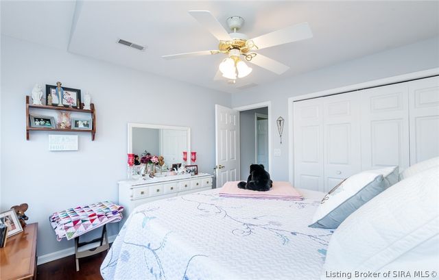 3118 Greenleaves Drive, Jeffersonville, IN 47130