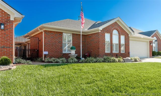 3118 Greenleaves Drive, Jeffersonville, IN 47130