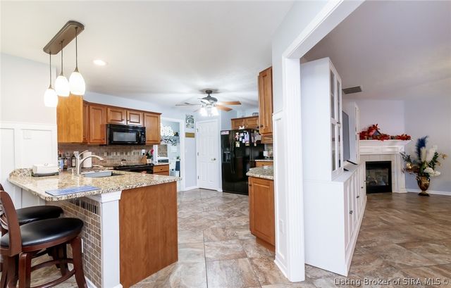 3118 Greenleaves Drive, Jeffersonville, IN 47130