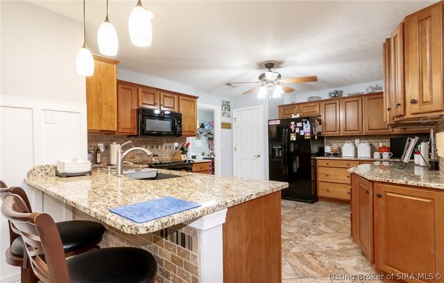 3118 Greenleaves Drive, Jeffersonville, IN 47130